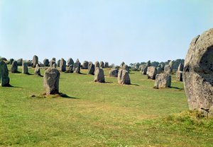 Alineación de piedras erguidas, Período Megalítico, 4º-3º milenio a.C. (foto)